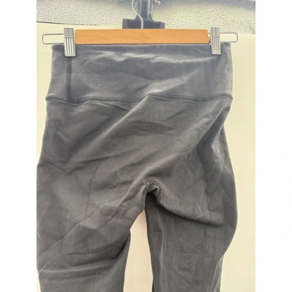 Lululemon Women's Black Mid Rise Mesh Detail Yoga Leggings Size 4 Estimated‎